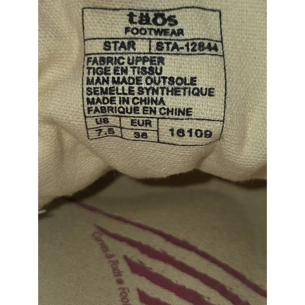 Taos Star Berry Red‎ Canvas Lace Up Sneakers Womens 7.5